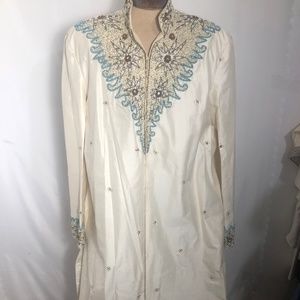 Mens White Embellished Kurta with Pants Set.